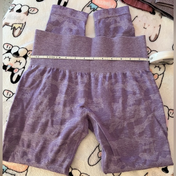 Lilac Camo Seamless Leggings, size L - Picture 5 of 11